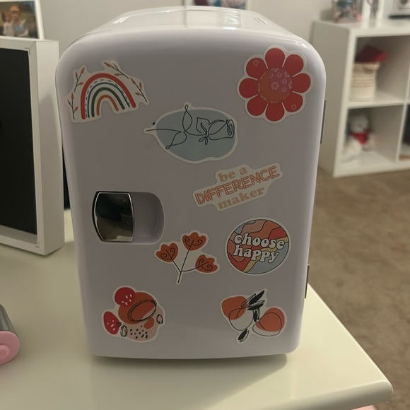 Hey!! I selling a mini skin care fridge!